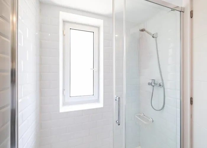 Center Access With Style Apartment